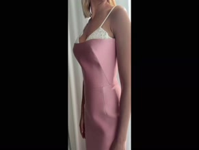Scarlett Johansson Pink Dress Cleavage