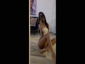 24s.ophie24 sexy tease mirror selfie