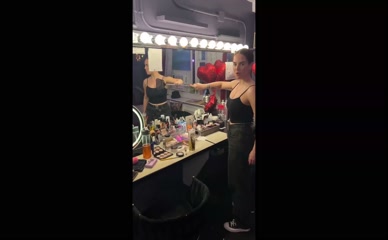 JoJo backstage dressing room tour