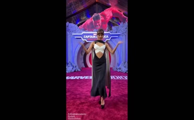 Xochitl Gomez cleavage midriff red carpet