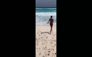 Naomi Schiff Bikini Ass Beach Walk