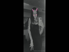 socalbookfiend nude mirror selfie