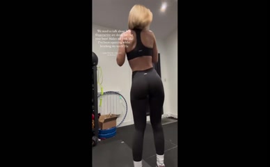 Frankie Bridge Ass and Cameltoe in Leggings
