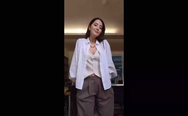 Jane Douglas cameltoe pants.