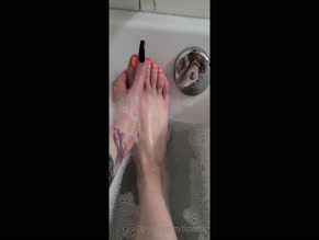 tistechko: sexy feet, orange Pedicure