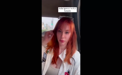 Aysennyuksel cleavage tease