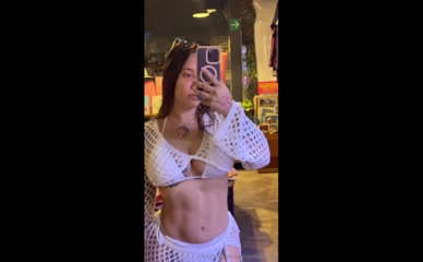Valeriavidaloficial bikini mirror selfie.