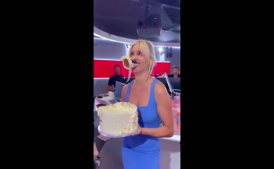 Ashley Roberts Cake Facefuck