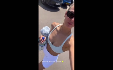 Georgia Hirst cleavage sports bra selfie