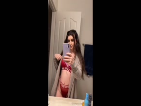 arielking69 in bra and panties selfie