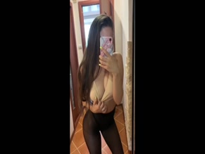 Tiynmay bra flash mirror selfie
