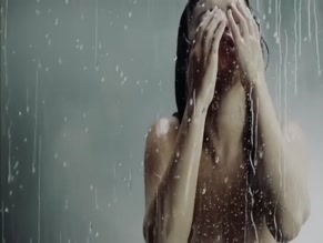 Selena Gomez00:00 Selena Gomez showering exposed breasts