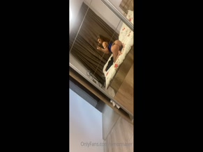 simonnaser ass on bed