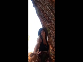 Wears_ren Cleavage Canyon Selfie