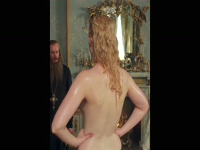 ellefanning topless bath