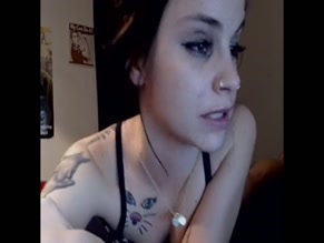 Bronwynnrosee: Pussy Play & Bra Drop