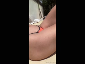 ainsleysdonutshop: bikini body close up