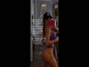 SUMMERLOVESUMMER thong bikini ass selfie