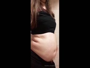 darlingsoftie: exposed belly