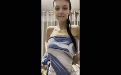 Puppyteeth towel drop tits reveal
