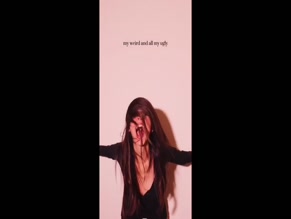 victoriajustice cleavage tease