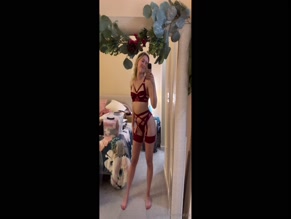 Anatyla lingerie mirror selfie