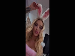 eliseluna7vip: bunny ears show tit 4k