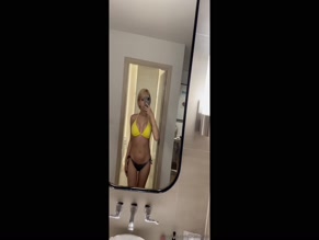 lasakurablo bikini mirror selfie