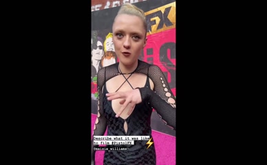 Maisie Williams cleavage slip