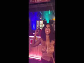 toastymarshmellow hot woman teasing her deep cleavage