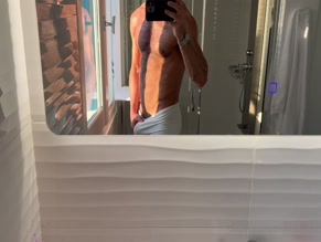 Thickfrenchdick's Towel Tease