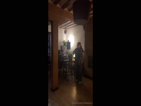 freyalasirenn singing performance