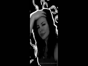 lilyspleasuregardenfree100:00: Covered upper body only, no private parts displayed.