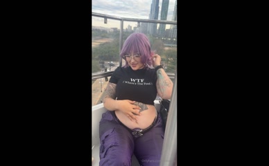 reiinapop: exposed belly fat showing tattoos showing