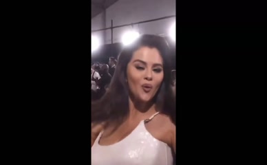 Selena Gomez cleavage slip